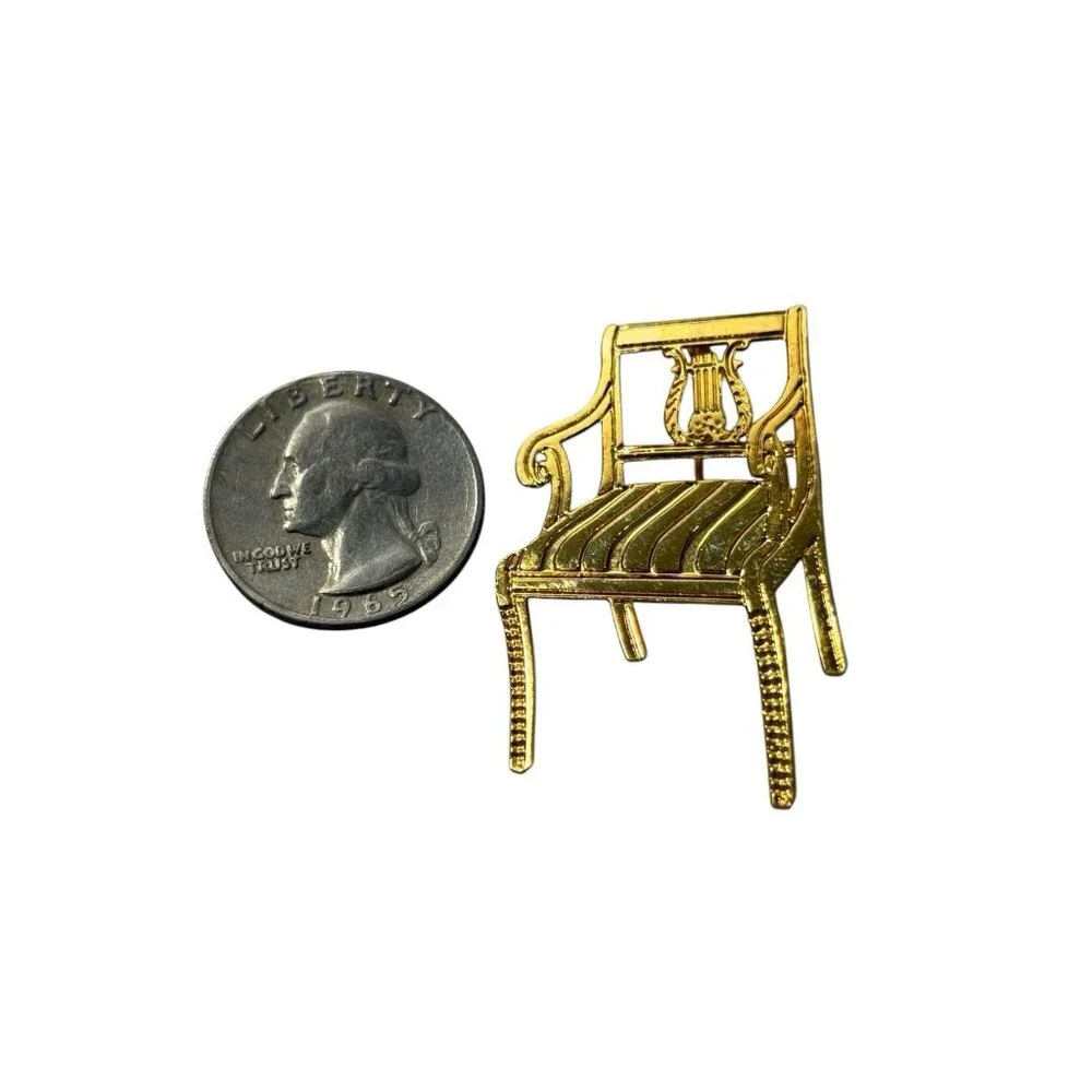 Gold Tone Victorian Vintage Style Chair Collectible Brooch Lapel‎ Pin Furniture